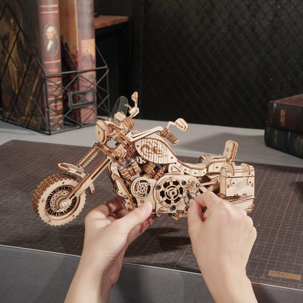 Maquette de Moto en Bois 3D