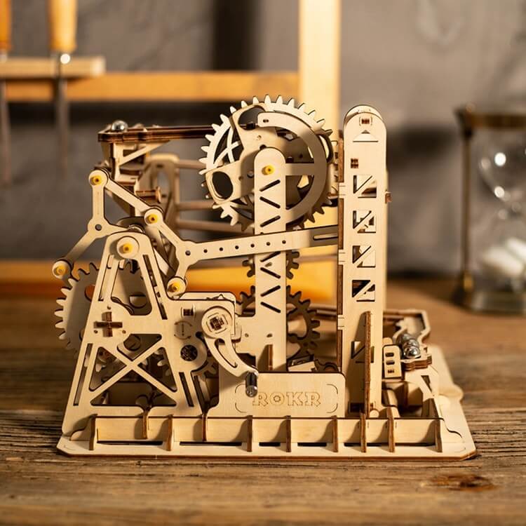 Ascenseur à manivelle – Puzzle mécanique en bois 3D