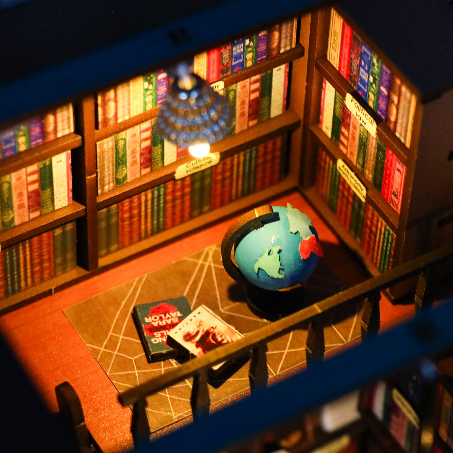 Bibliothèque Miniature Enchantée – Un Coin de Lecture Magique