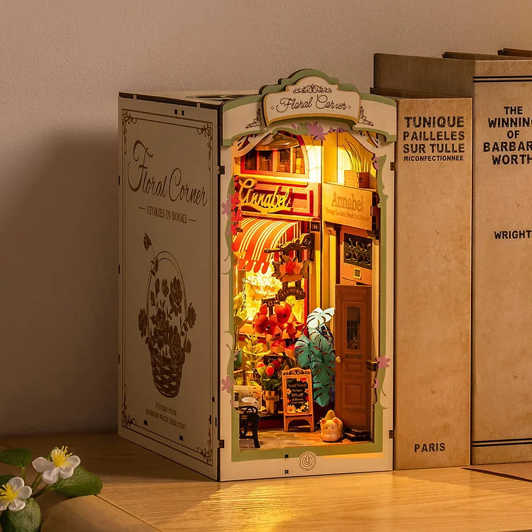 Pétales Enchantés – Serre-livre en bois 3D