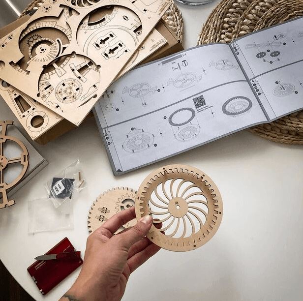 Calendrier perpétuel – Puzzle mécanique en bois 3D