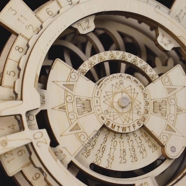 Calendrier perpétuel – Puzzle mécanique en bois 3D