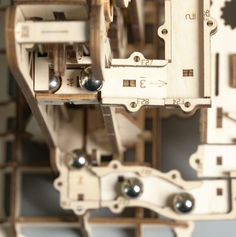 Ascenseur à manivelle – Puzzle mécanique en bois 3D