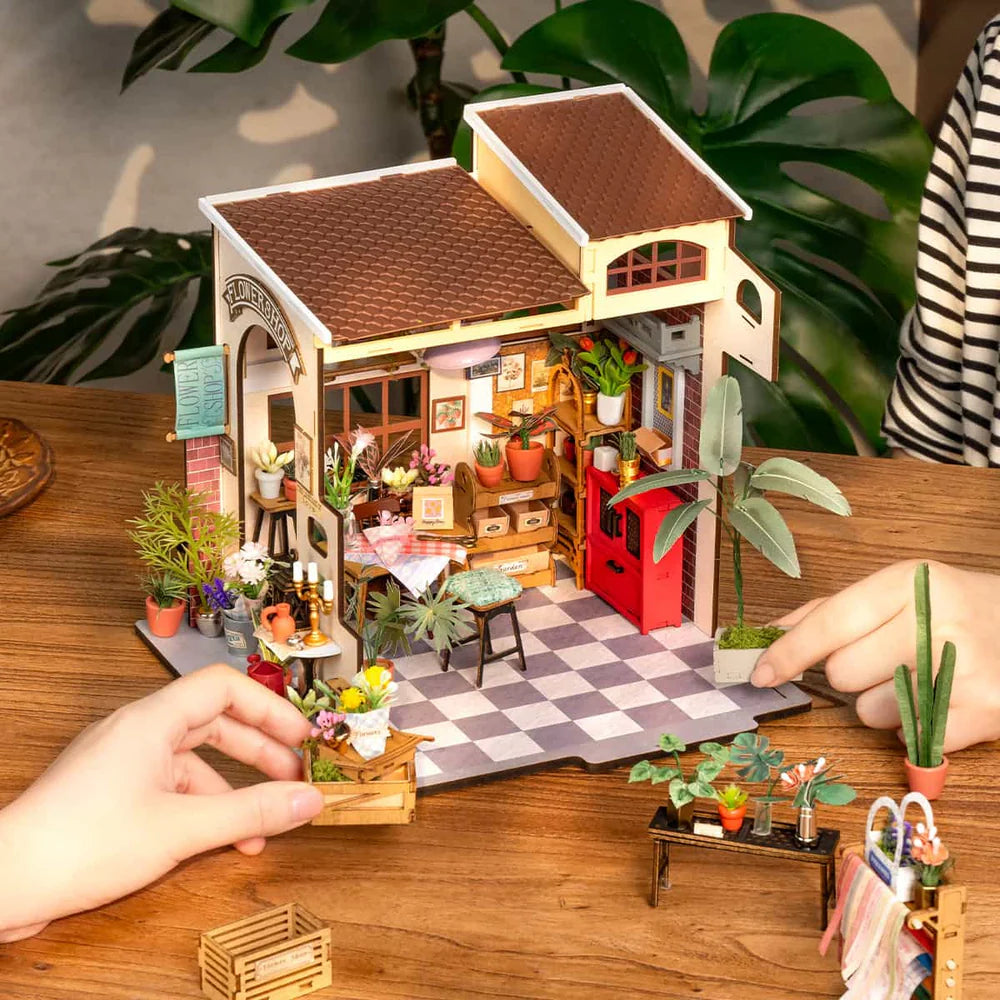 Maquette Émilie La Fleuriste – Miniature En Bois 3D