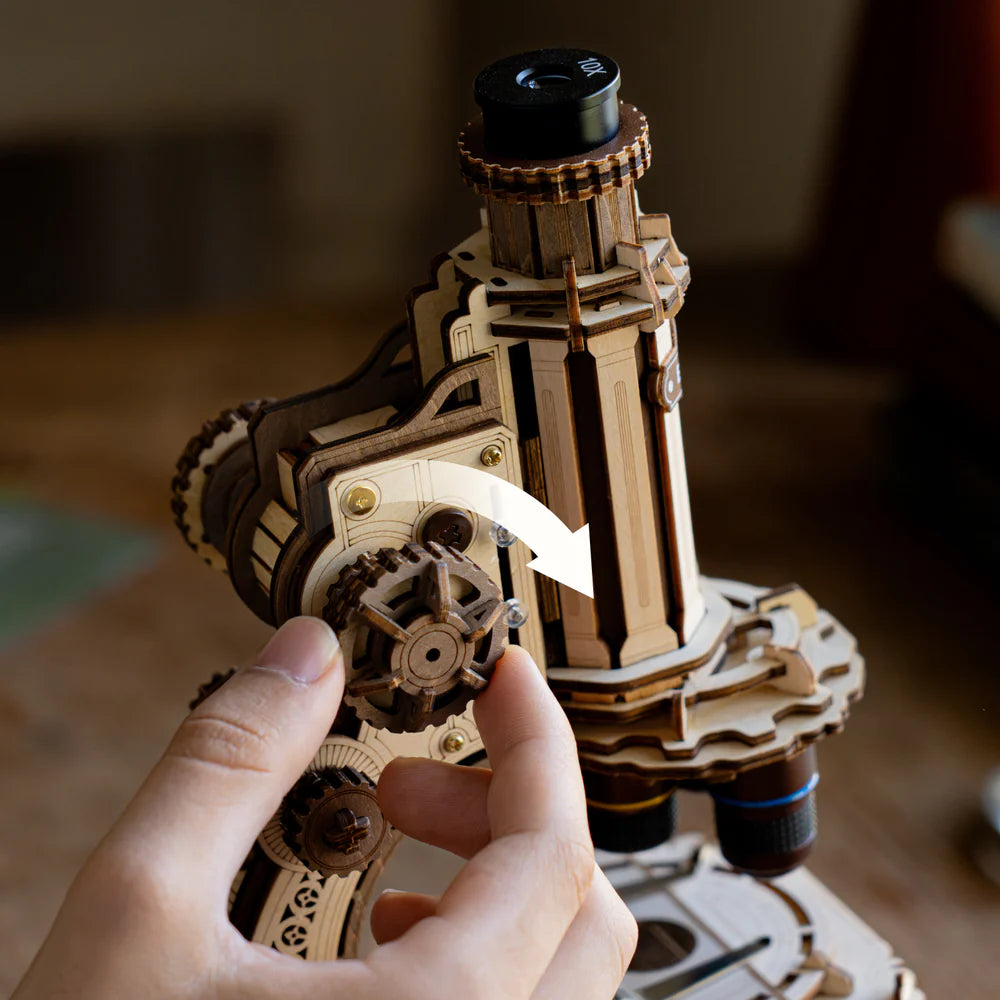 Puzzle 3D mécanique en bois représentant un microscope