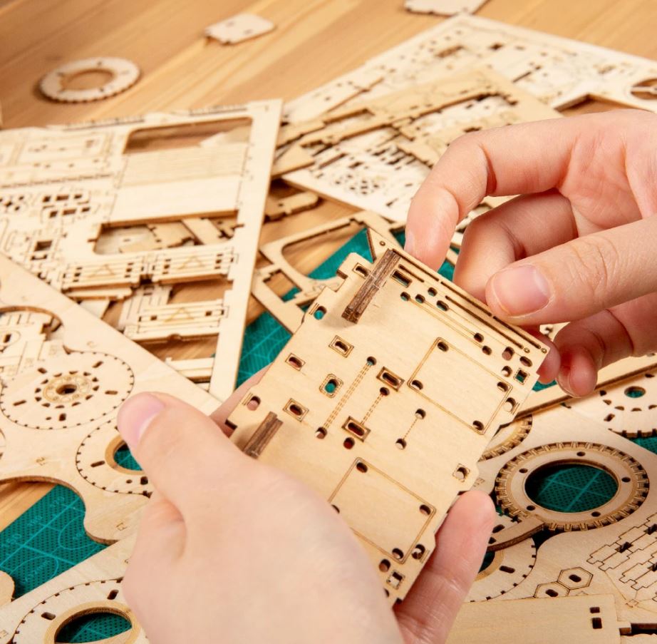 Zodiaque – Horloge en bois 3D