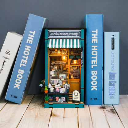 Bibliothèque Miniature Enchantée – Un Coin de Lecture Magique